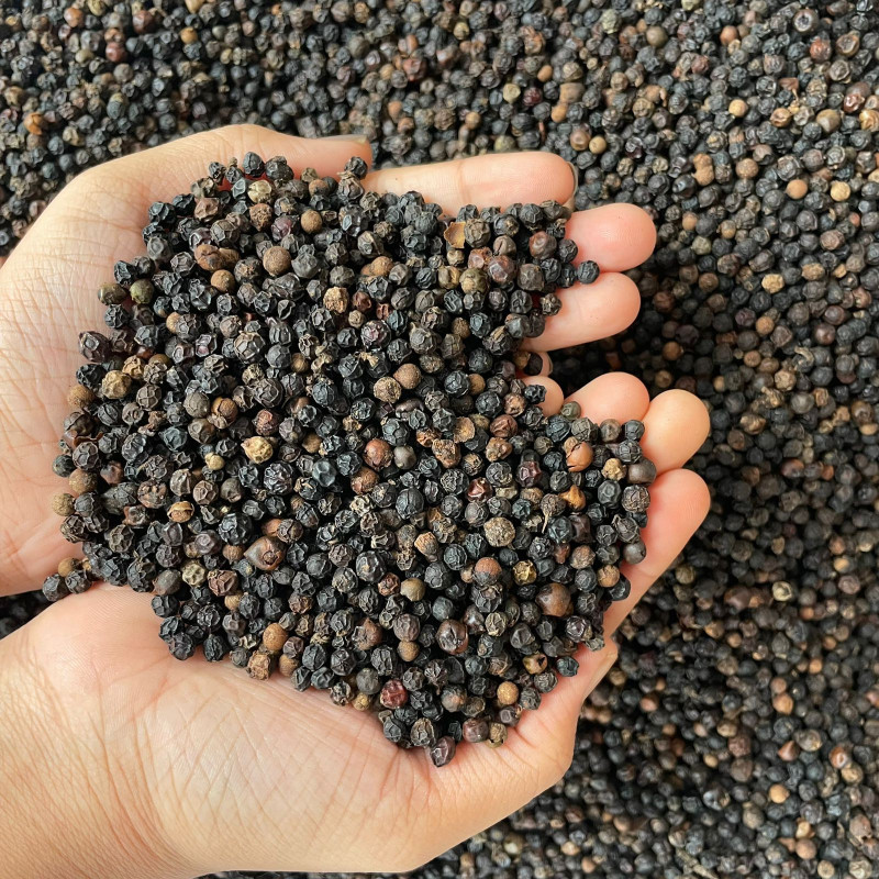 BLACK PEPPER WHOLE